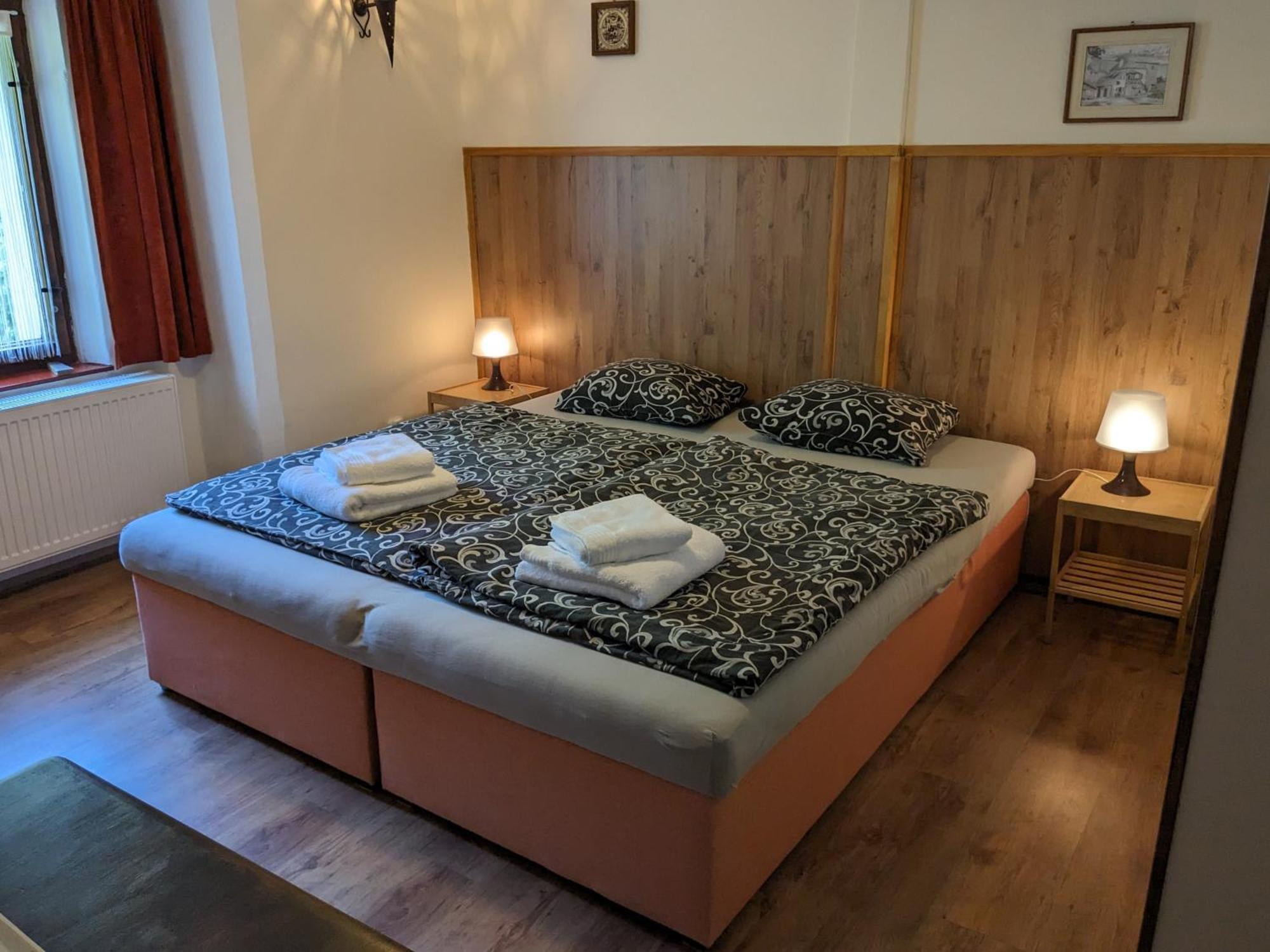 Bed And Breakfast Tvrz Velká Bukovina エクステリア 写真