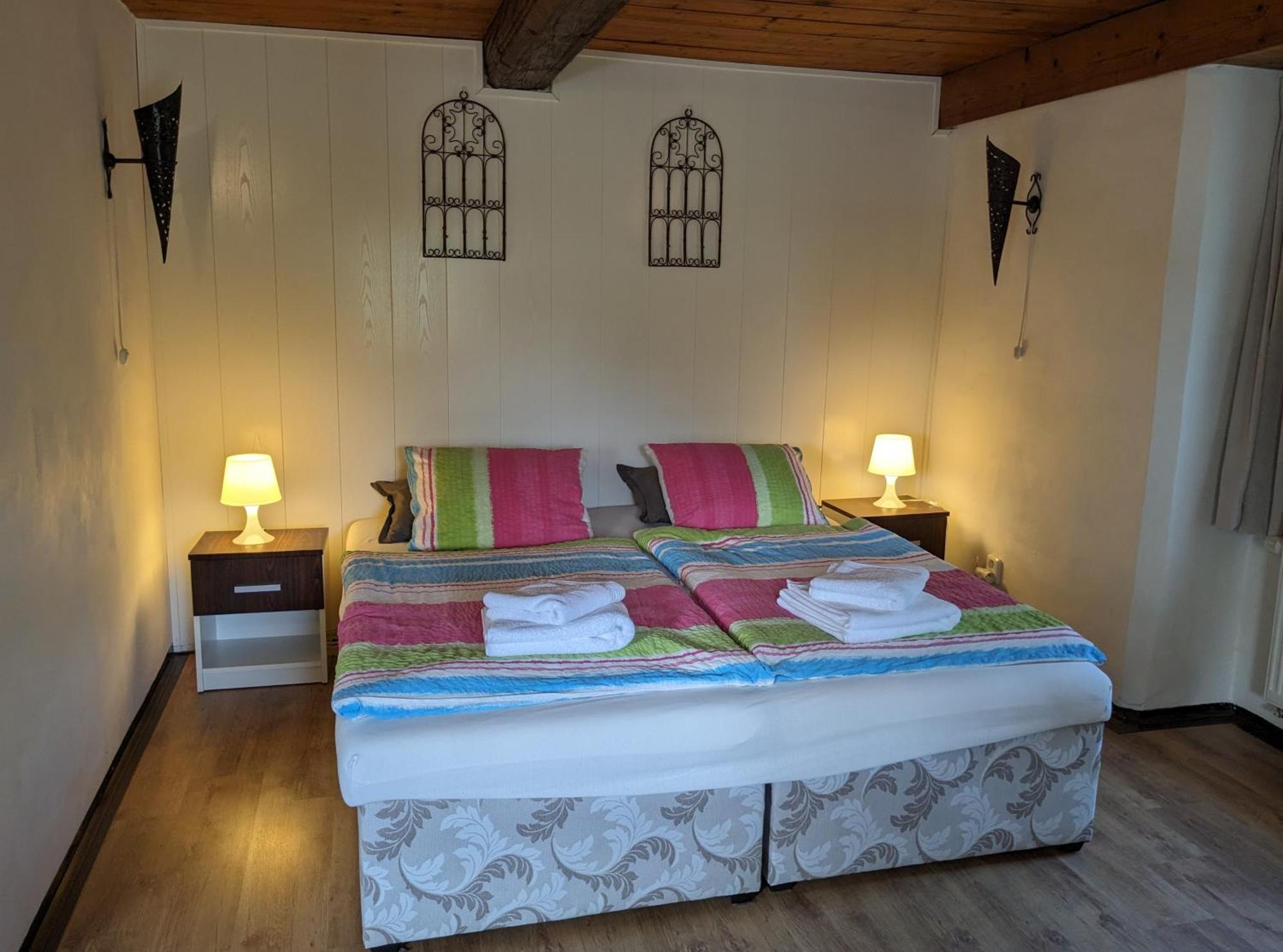 Bed And Breakfast Tvrz Velká Bukovina エクステリア 写真