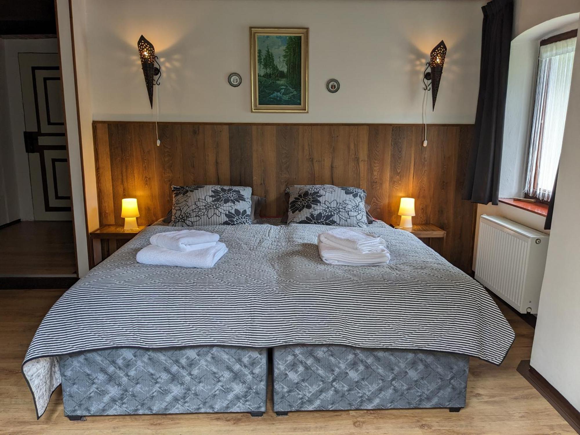 Bed And Breakfast Tvrz Velká Bukovina エクステリア 写真