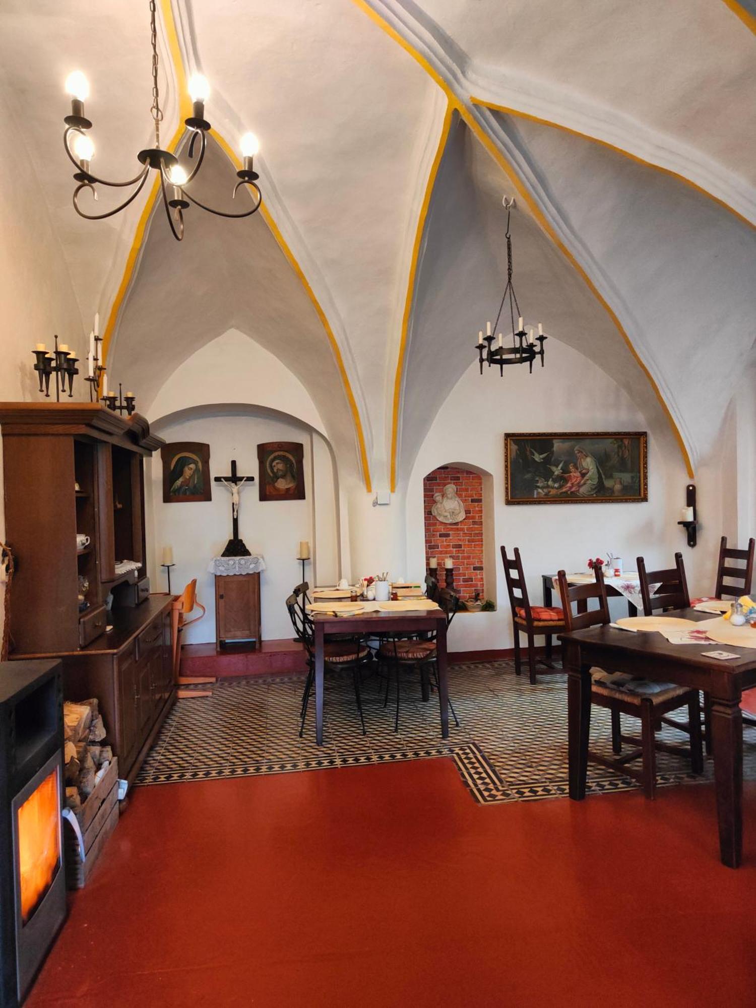 Bed And Breakfast Tvrz Velká Bukovina エクステリア 写真