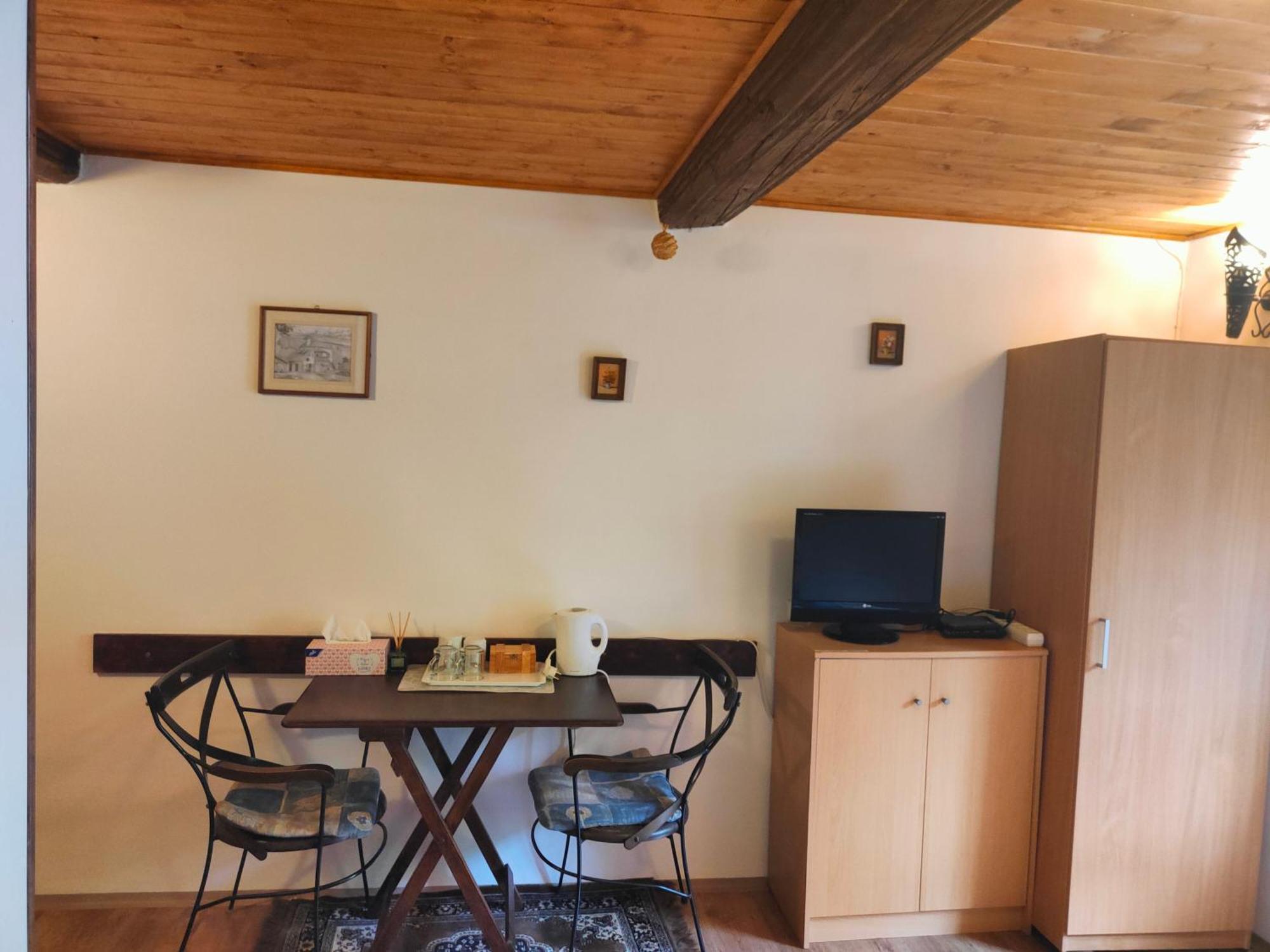 Bed And Breakfast Tvrz Velká Bukovina エクステリア 写真